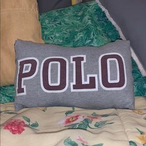 Polo pillow